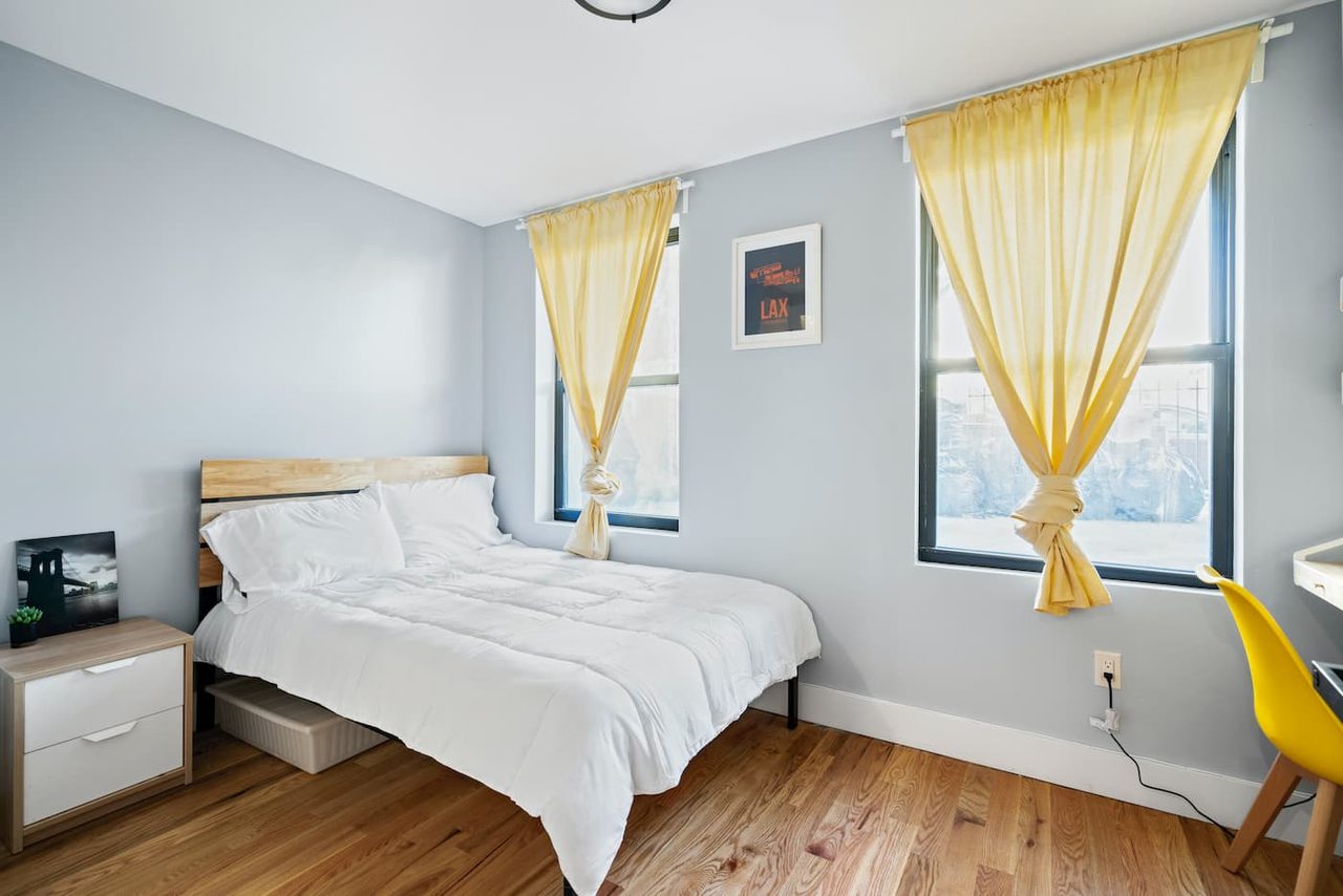 a room in Bedford-Stuyvesant photo 2