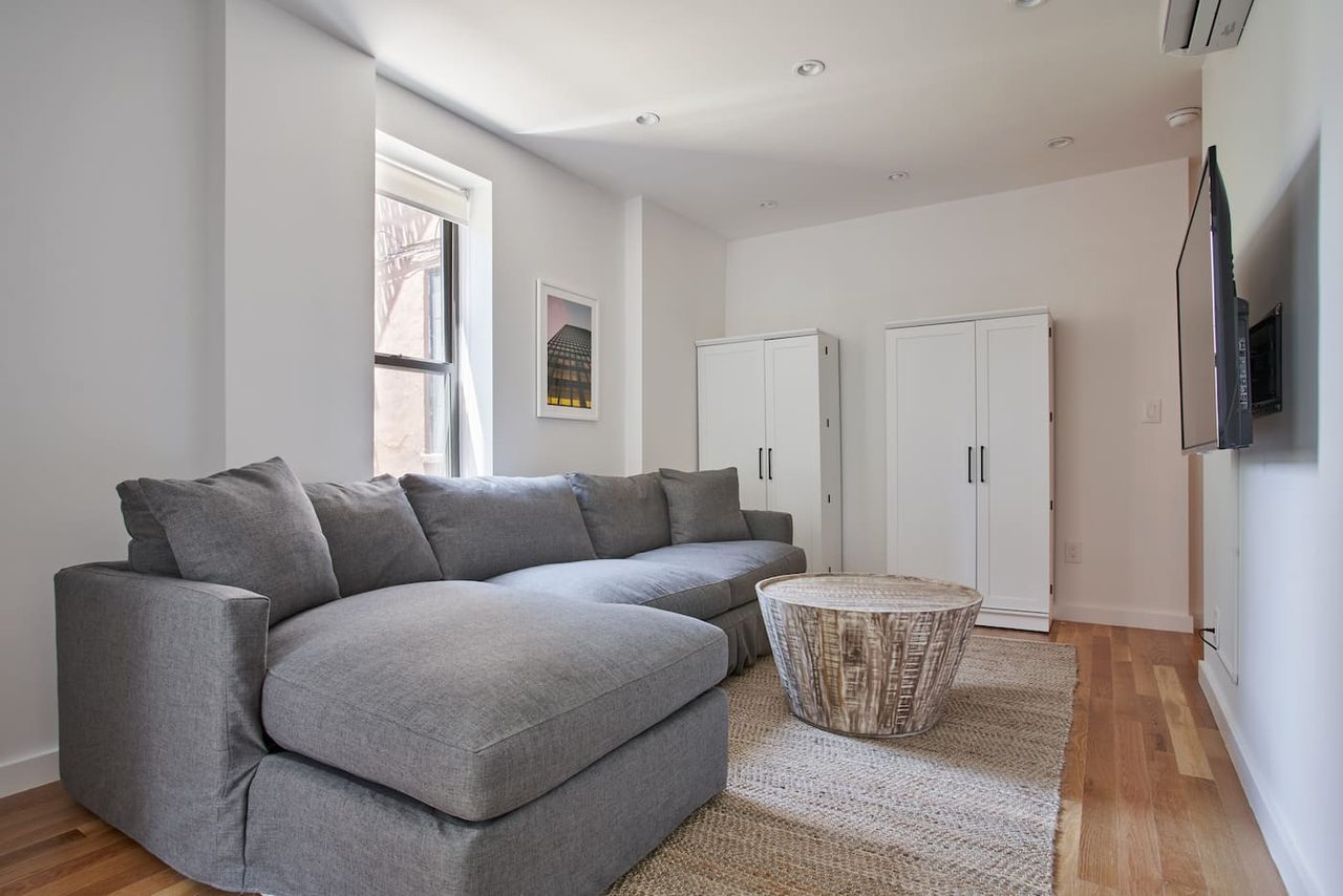 a room in Bedford-Stuyvesant photo 2
