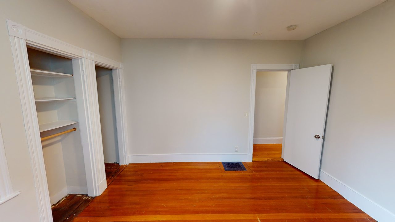 a room in Lower Allston photo 3
