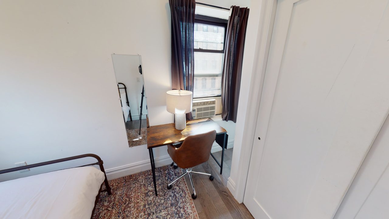 a room in Flatiron District photo 3