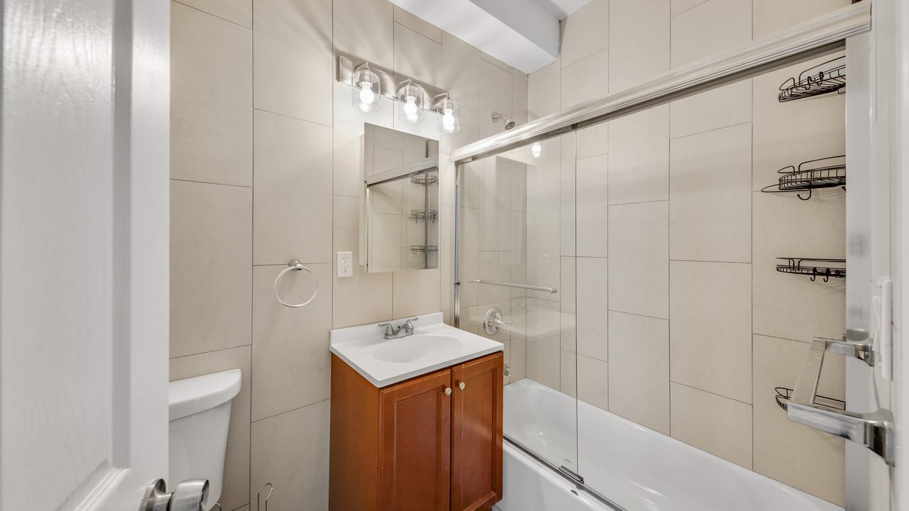 a room in East Harlem photo 7