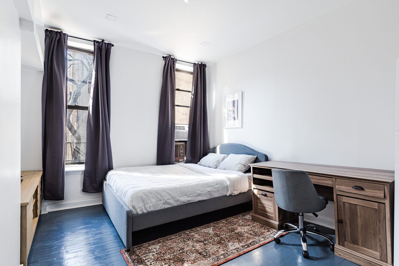 a room in East Village photo 8
