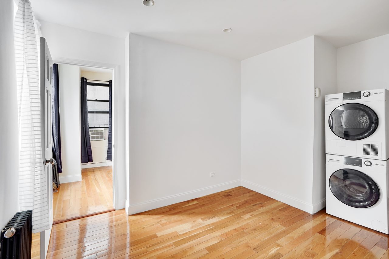 a room in East Village photo 5