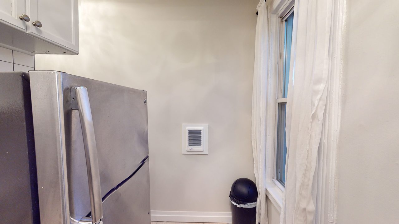 a room in Sunset Park photo 8