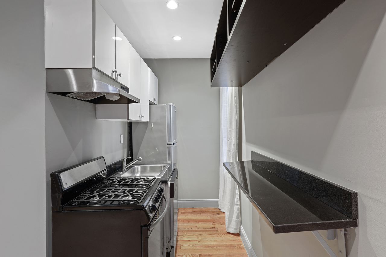 a room in East Village photo 5