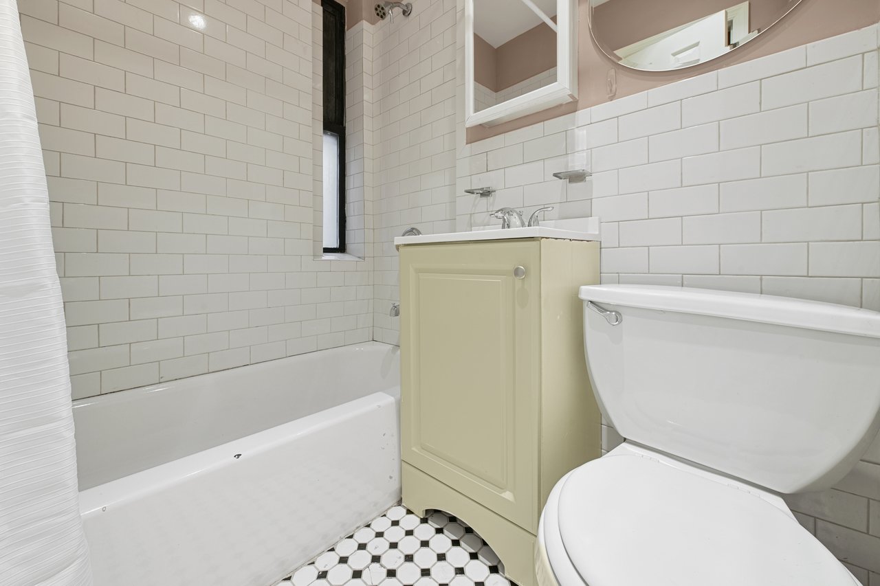 a room in East Village photo 9