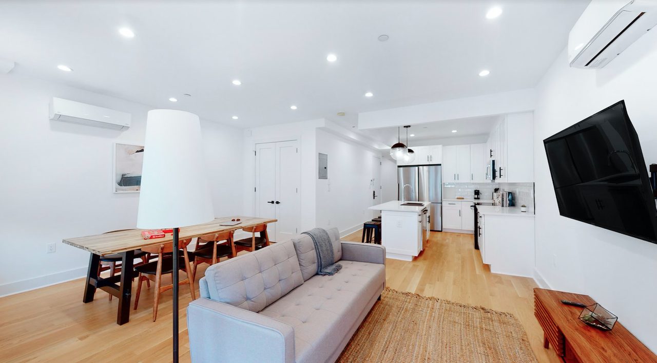 a room in Crown Heights photo 6