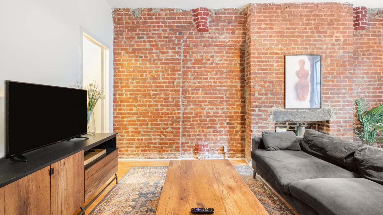 a room in Hell's Kitchen photo 6