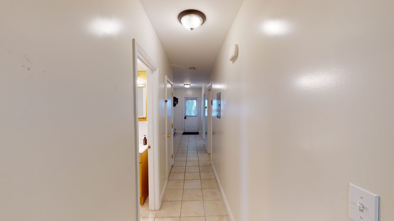 a room in Wellington-Harrington photo 7