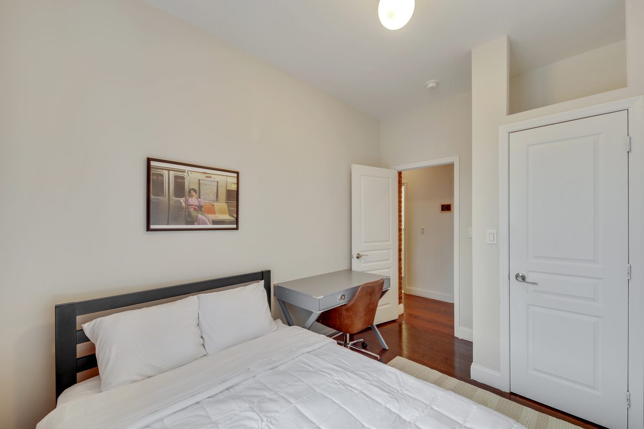 a room in Harlem photo 3
