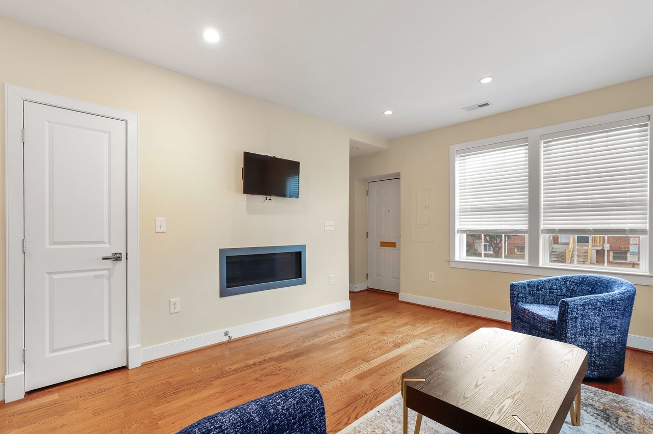 a room in Barney Circle photo 7