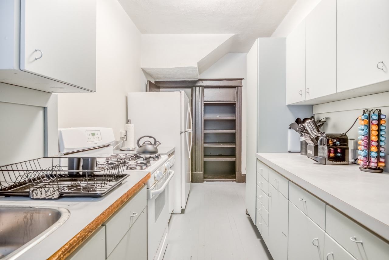 a room in Northwest Washington photo 5
