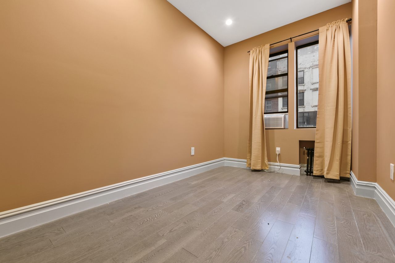 a room in East Village photo 2