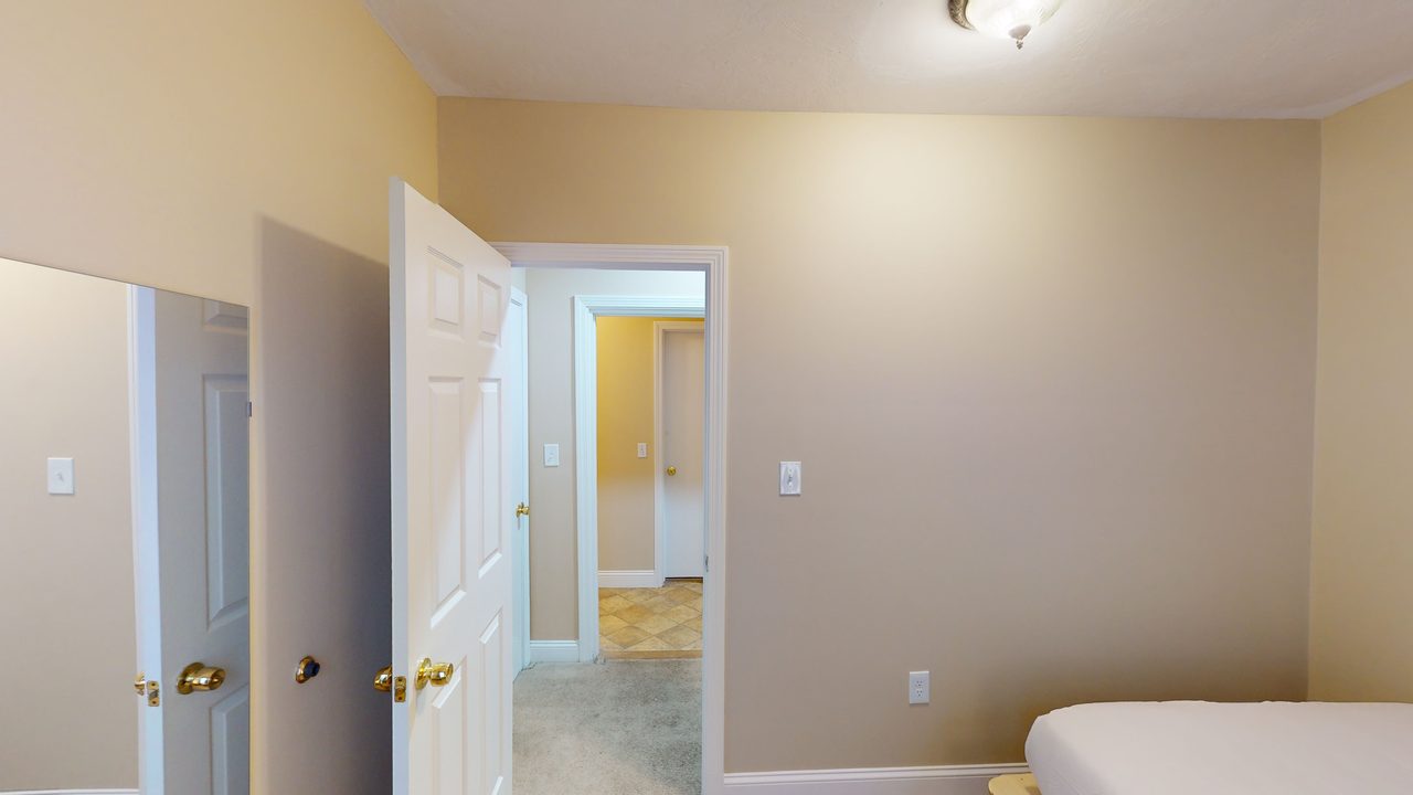 a room in Wellington-Harrington photo 4