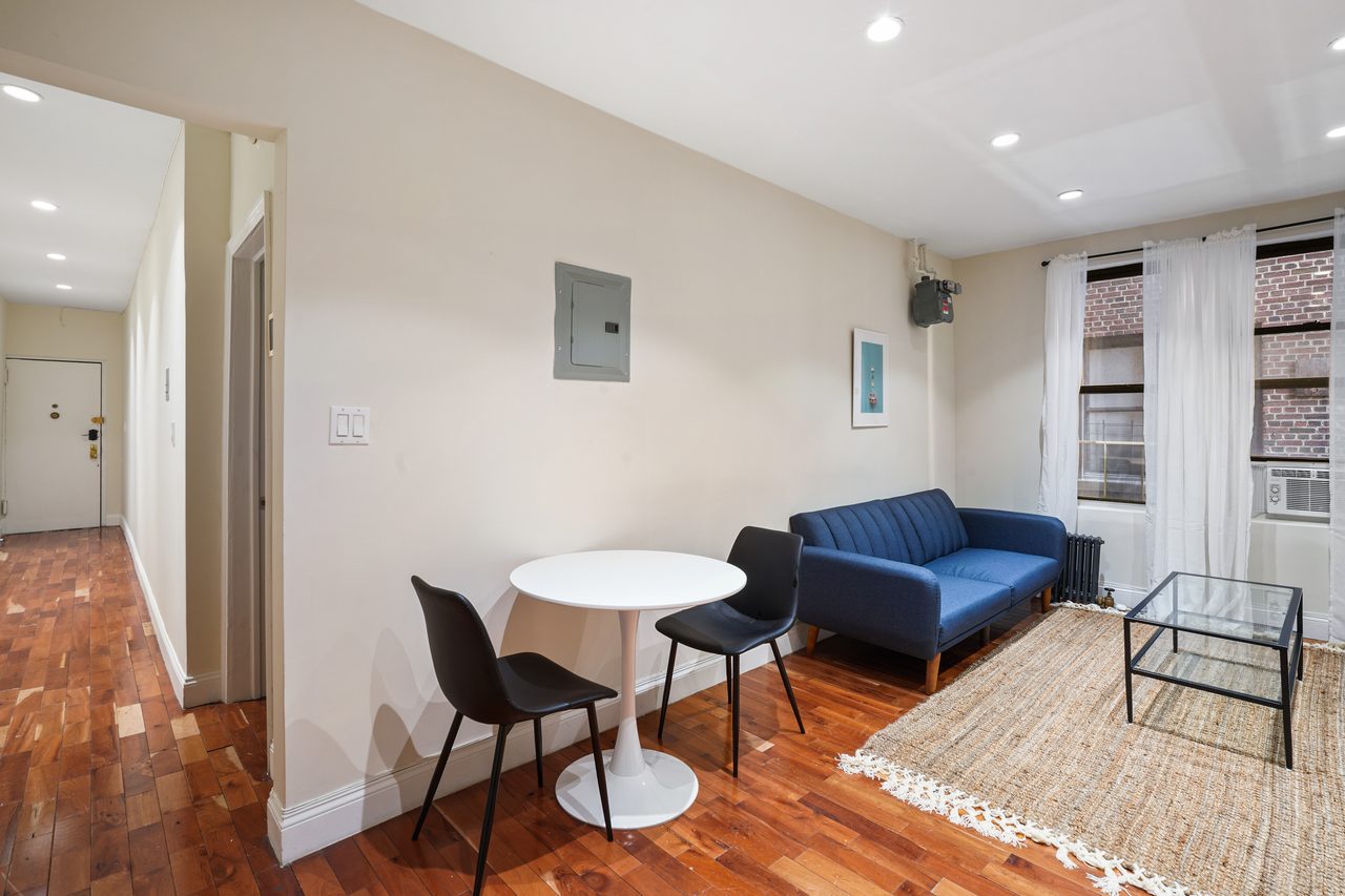 a room in East Harlem photo 6