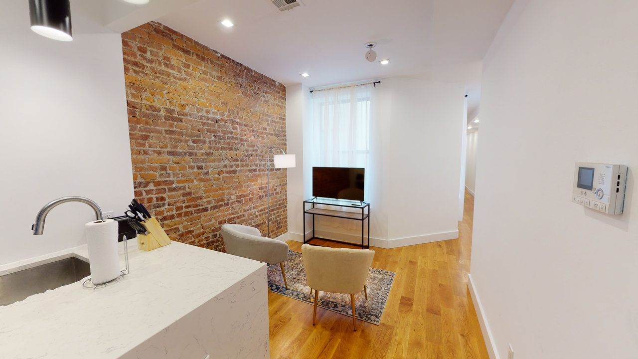 a room in Bedford-Stuyvesant photo 6