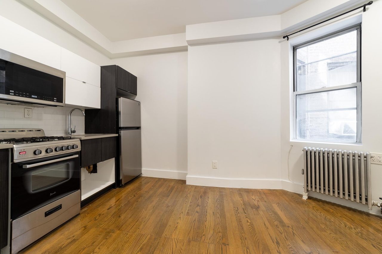 a room in East Village photo 5