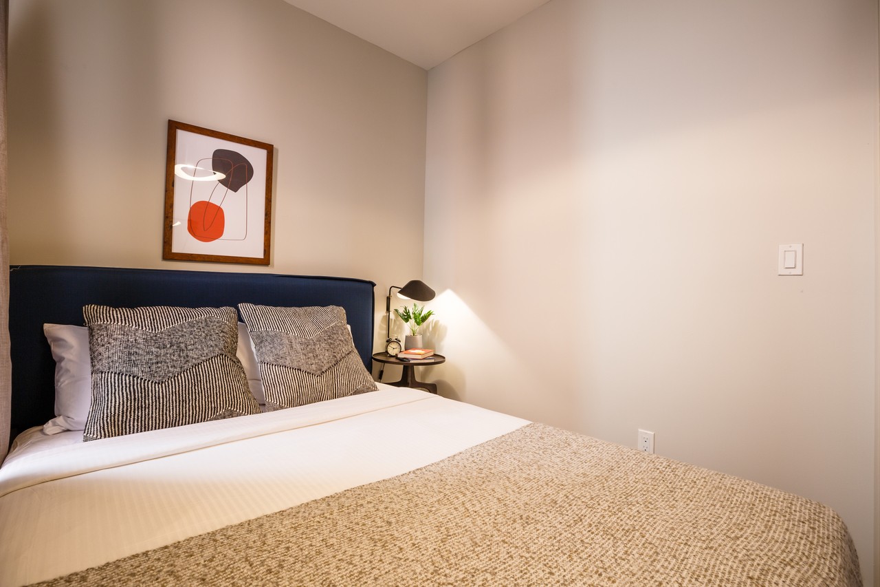 a room in Lower East Side photo 8