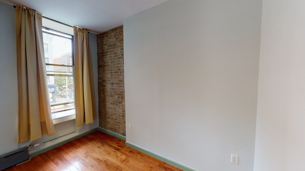 a room in East Harlem photo 3