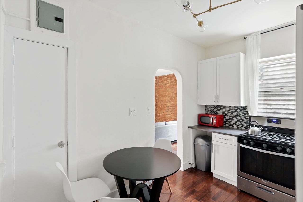 a room in Flatbush photo 6