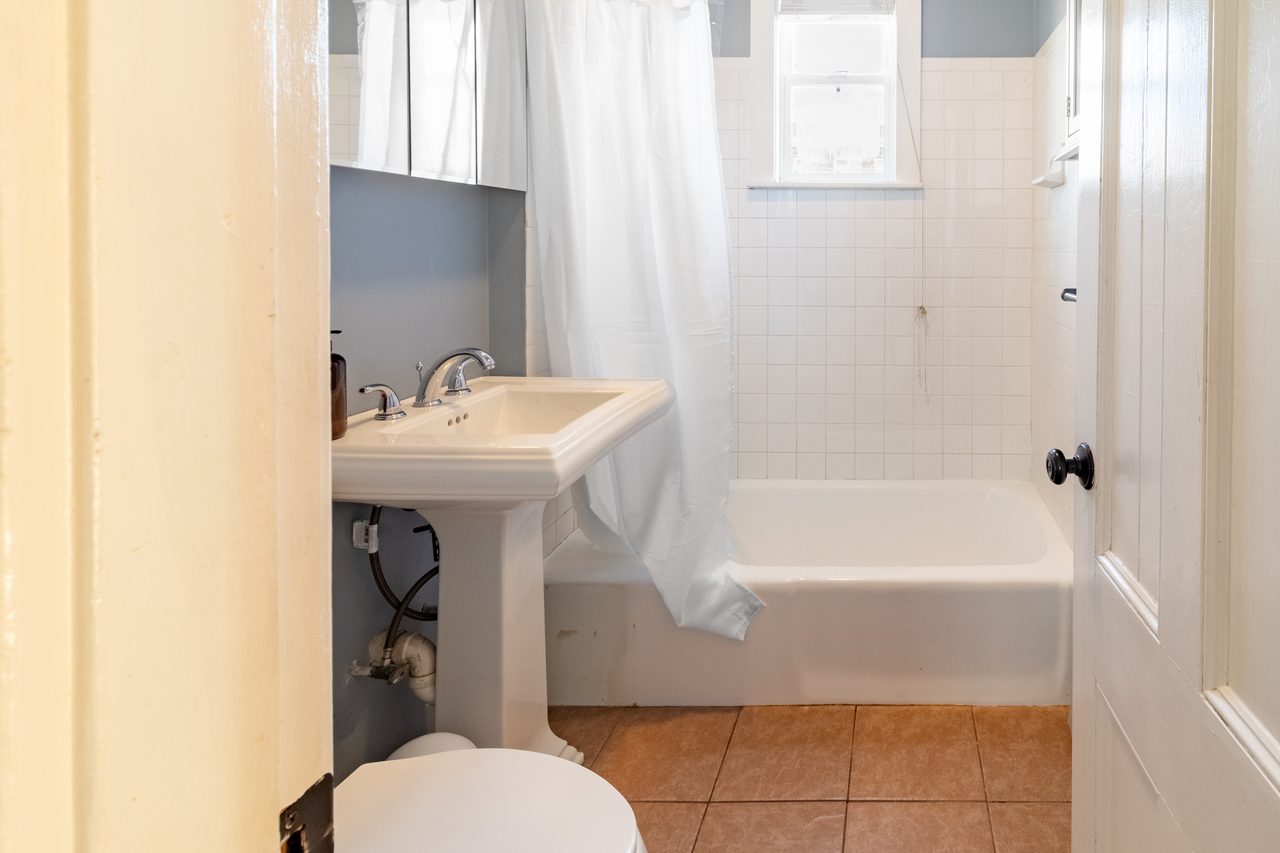 a room in Jamaica Plain photo 6