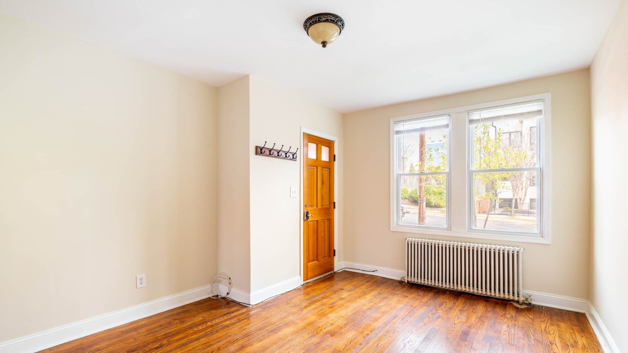 a room in Edgewood photo 5