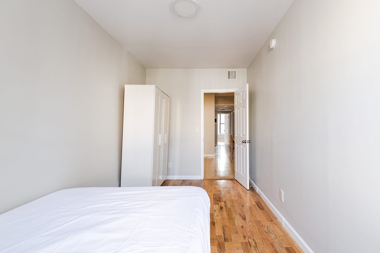 a room in Little Haiti photo 2