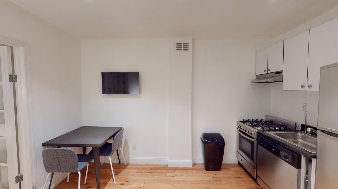 a room in East Village photo 4