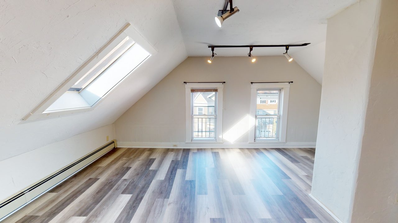 a room in East Somerville photo 2