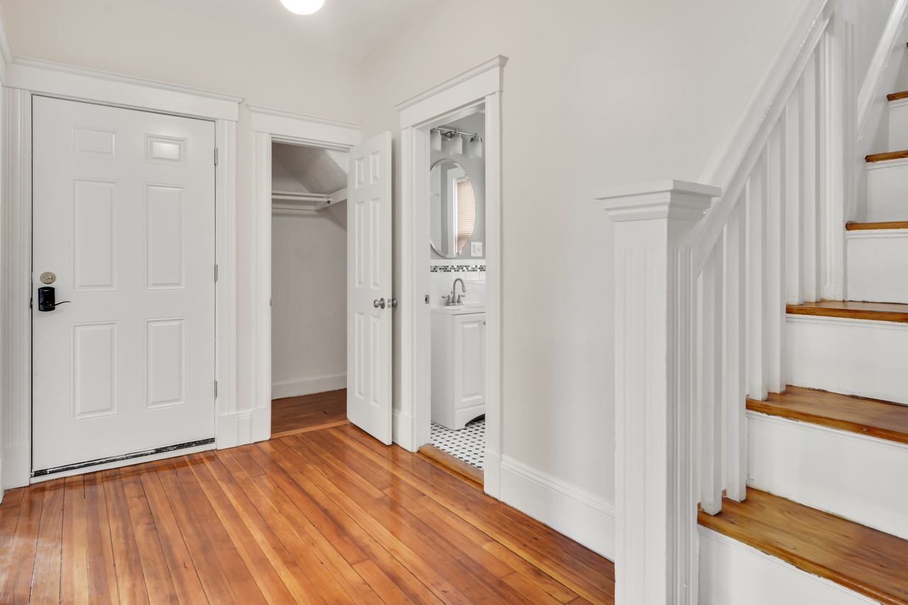 a room in Allston photo 8