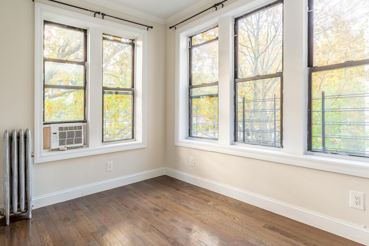 a room in LIC photo 2