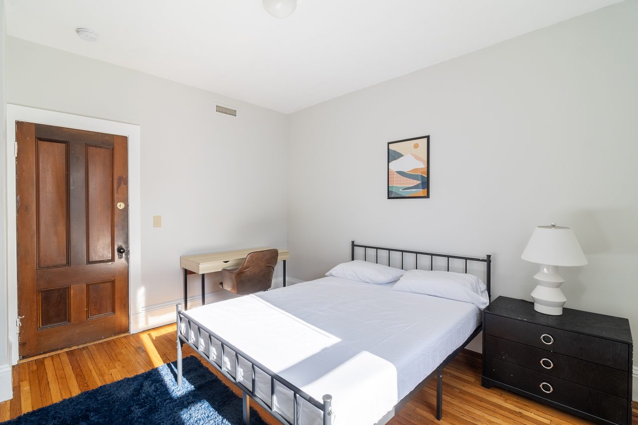 a room in Lower Allston photo 2