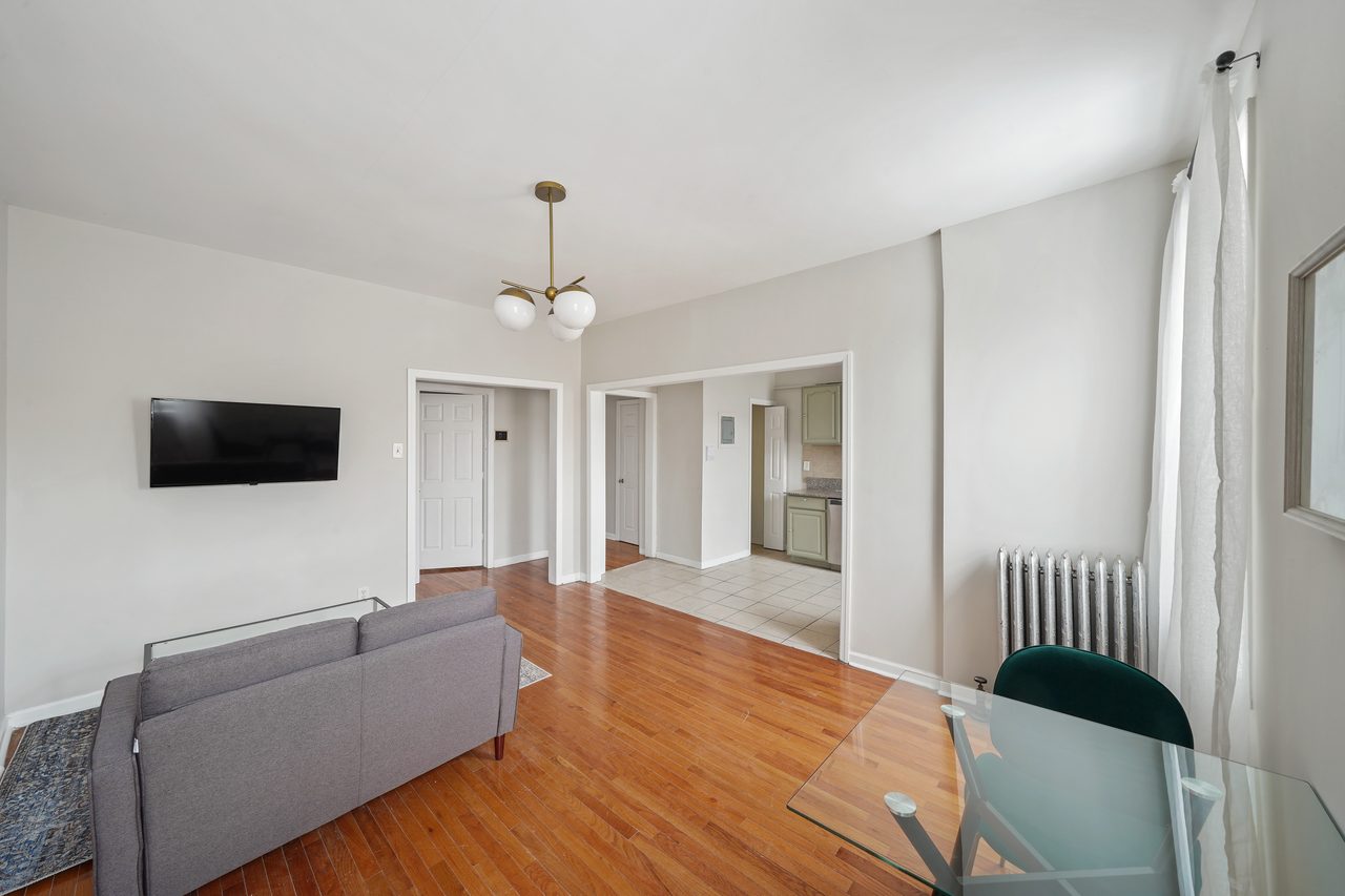 a room in Flatbush photo 5