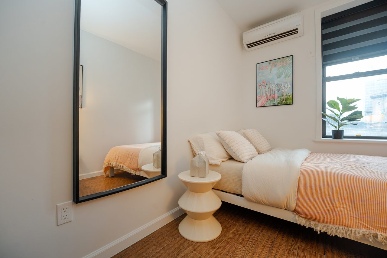 private room in Lower East Side photo 2