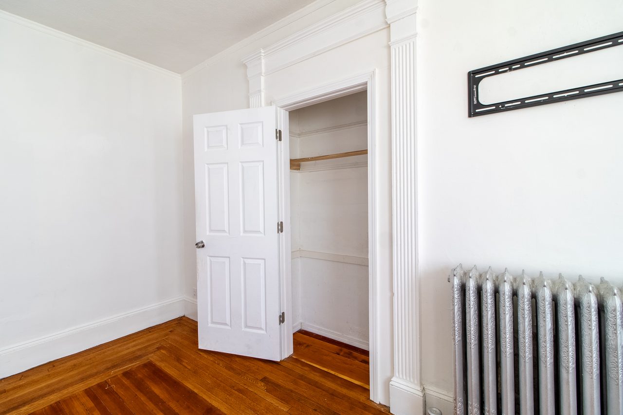 a room in Franklin Field North photo 5