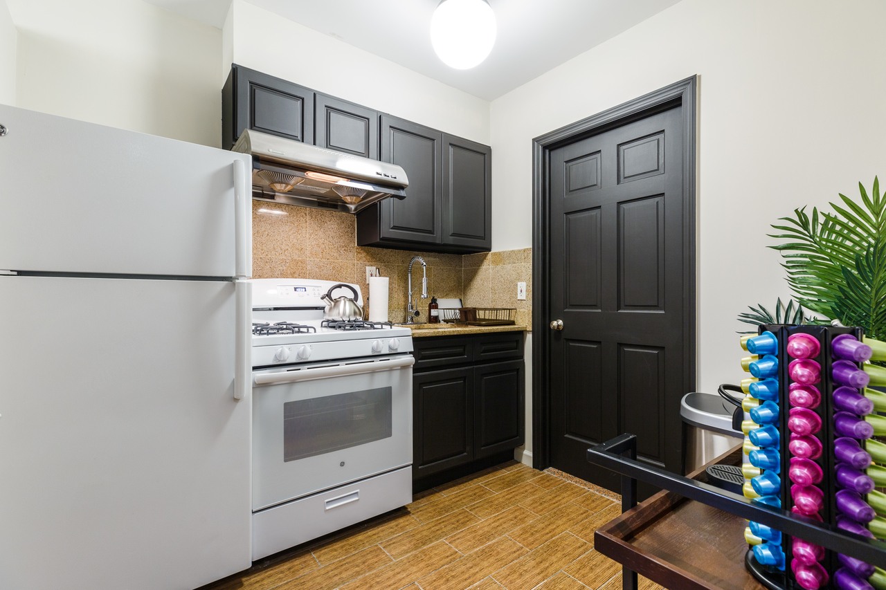 a room in Lower East Side photo 5