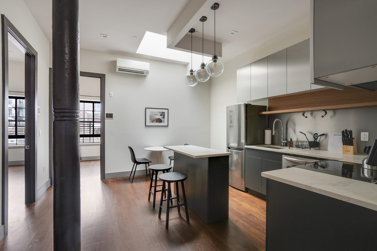 a room in Bedford-Stuyvesant photo 8