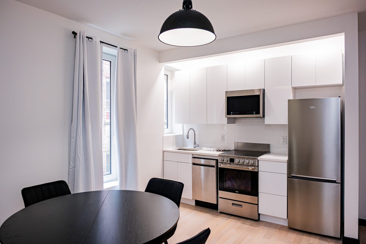 a room in Flatbush photo 5