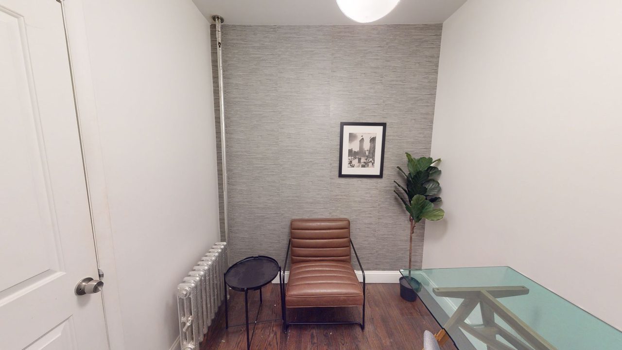 a room in Crown Heights photo 5