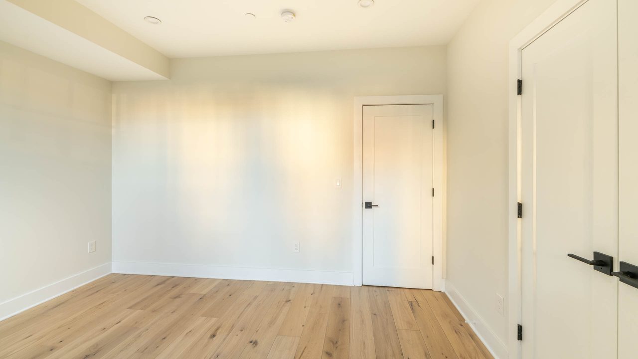 private room in Northwest Washington photo 4