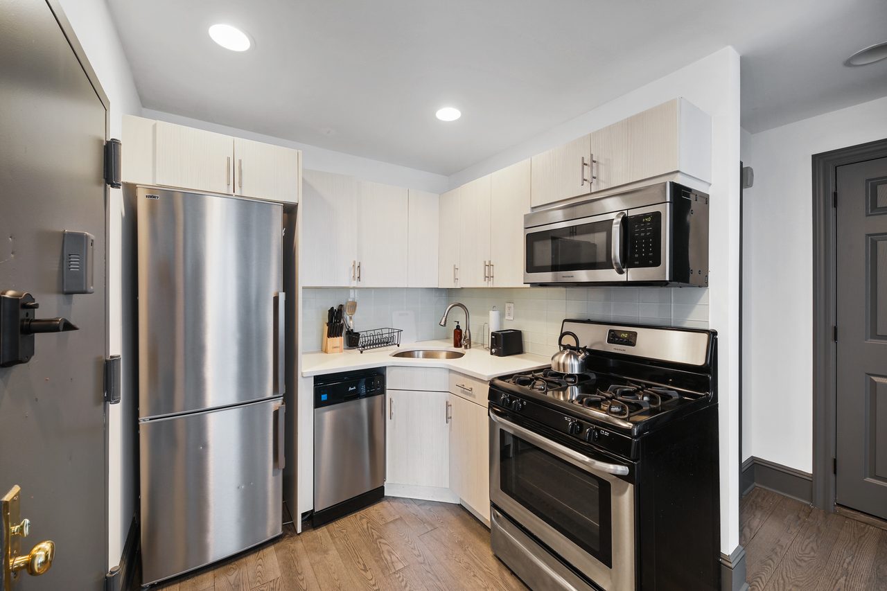 a room in Flatiron District photo 9