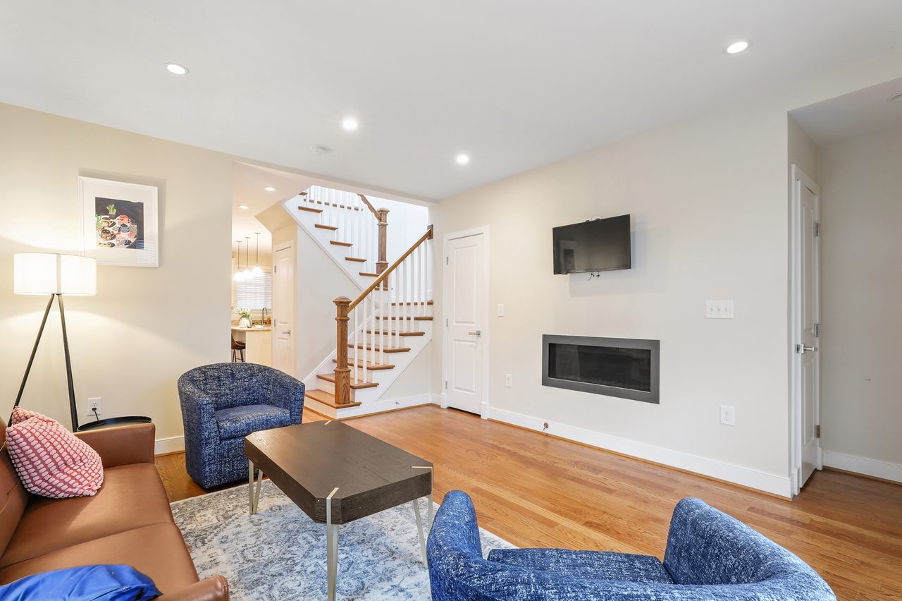 a room in Barney Circle photo 4