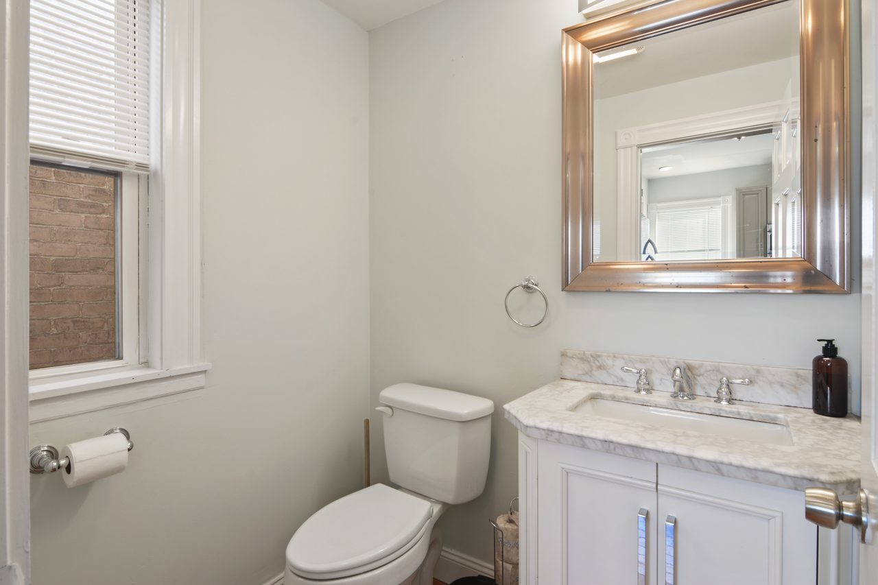a room in Allston photo 6