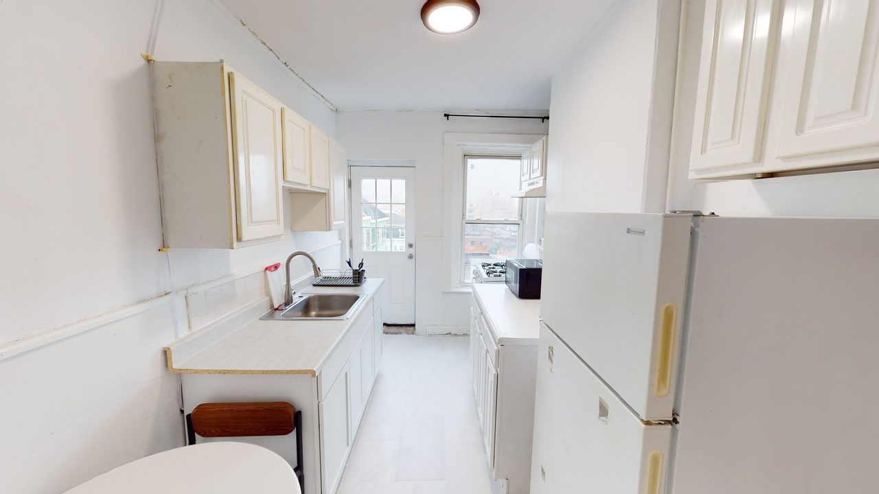 a room in Allston photo 4