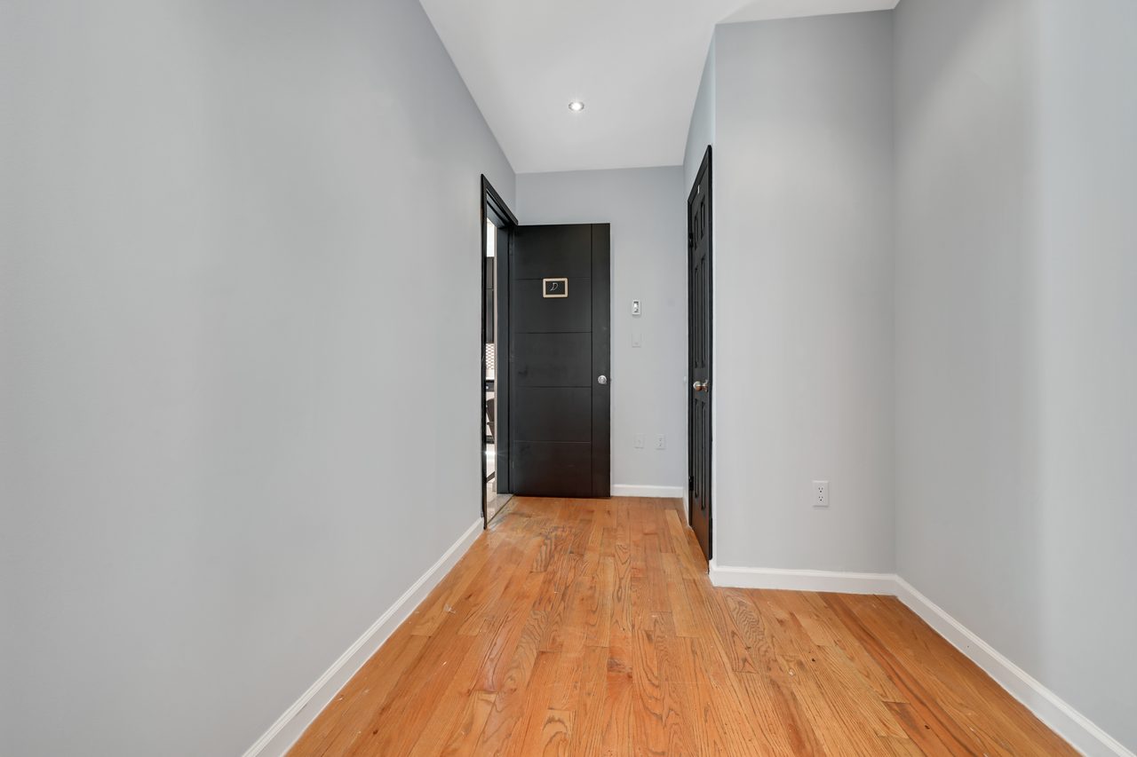a room in Morningside Heights photo 4