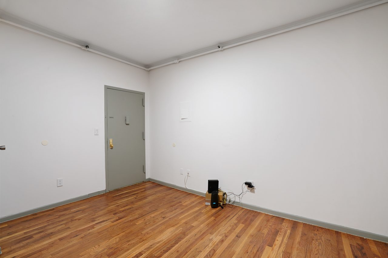 a room in Lincoln Square photo 8