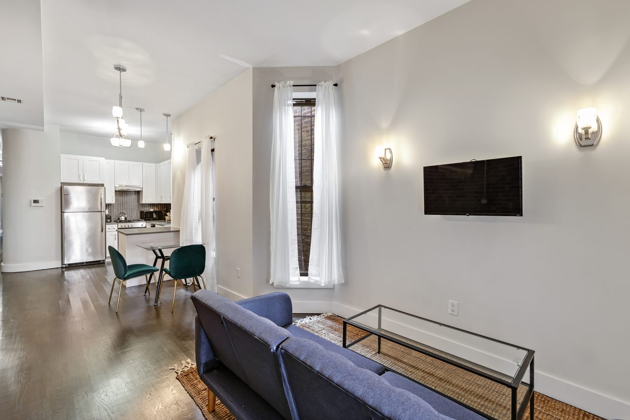 a room in Crown Heights photo 8