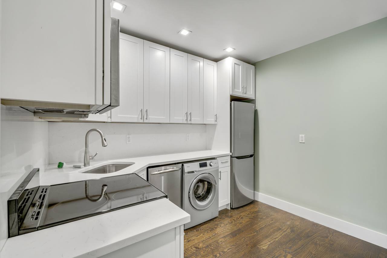a room in East Harlem photo 5