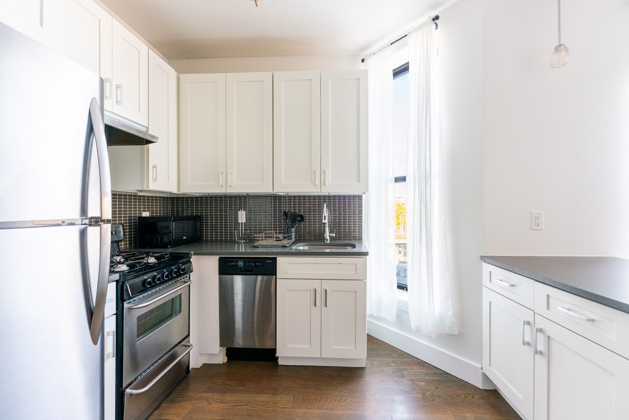 a room in Crown Heights photo 3