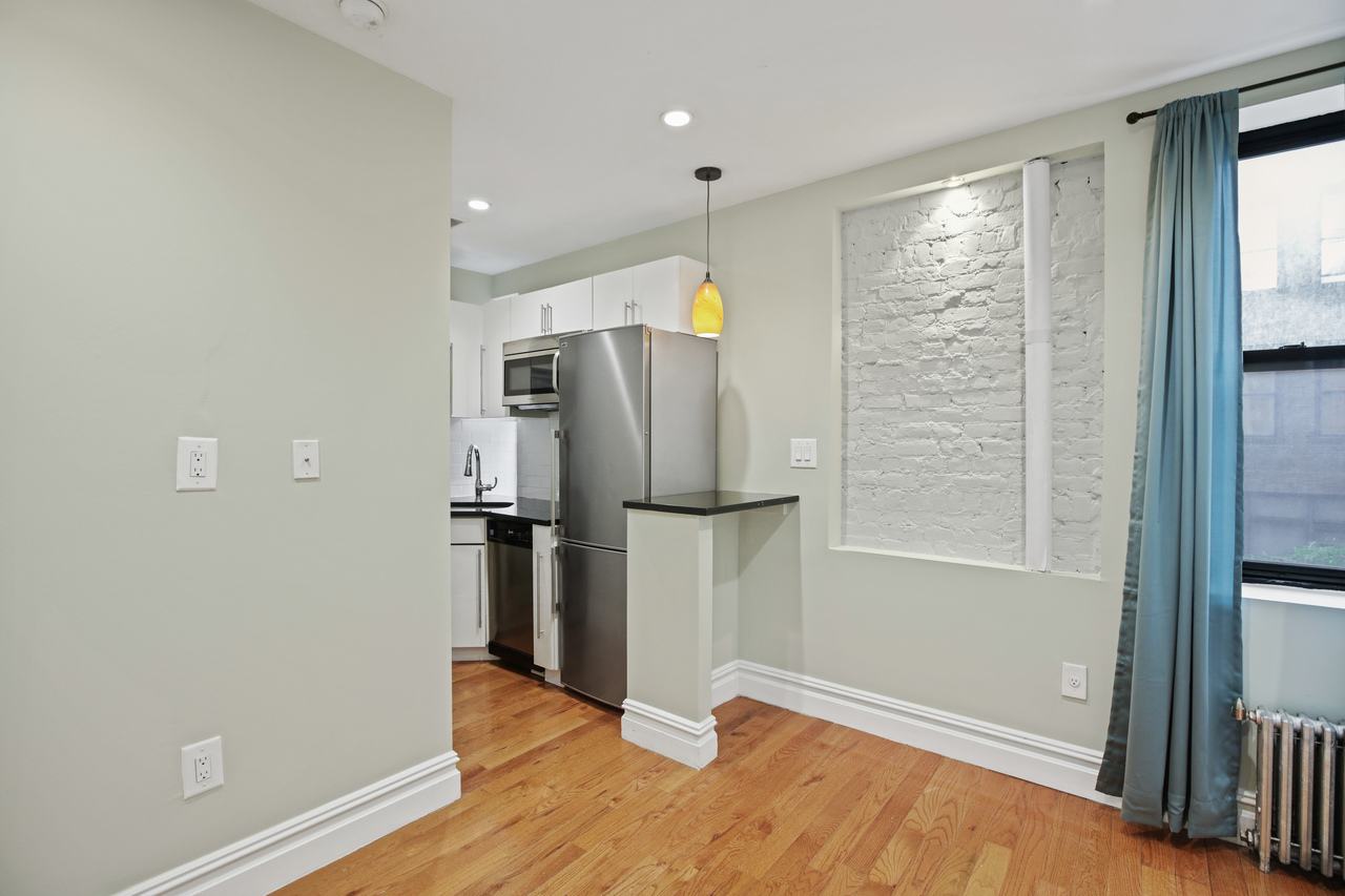 a room in East Village photo 2